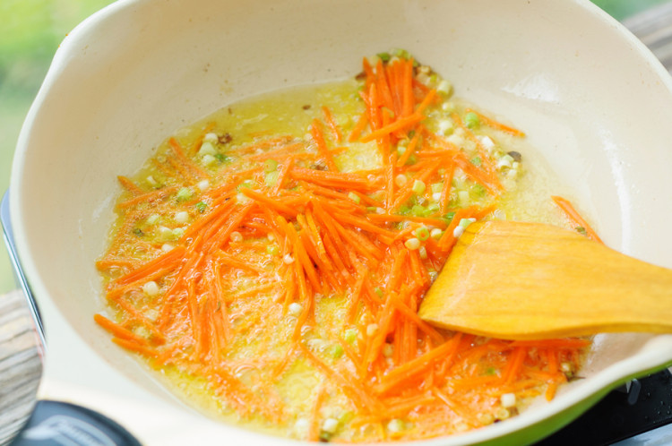 葱香豆渣步骤4