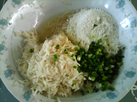 咸蛋白藕饼步骤5
