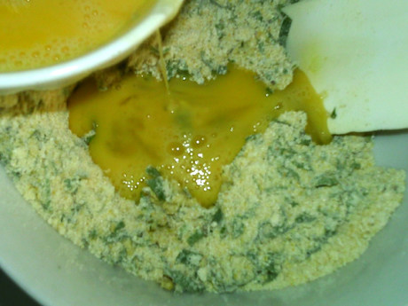 蒸蒲公英鸡蛋玉米饼步骤6