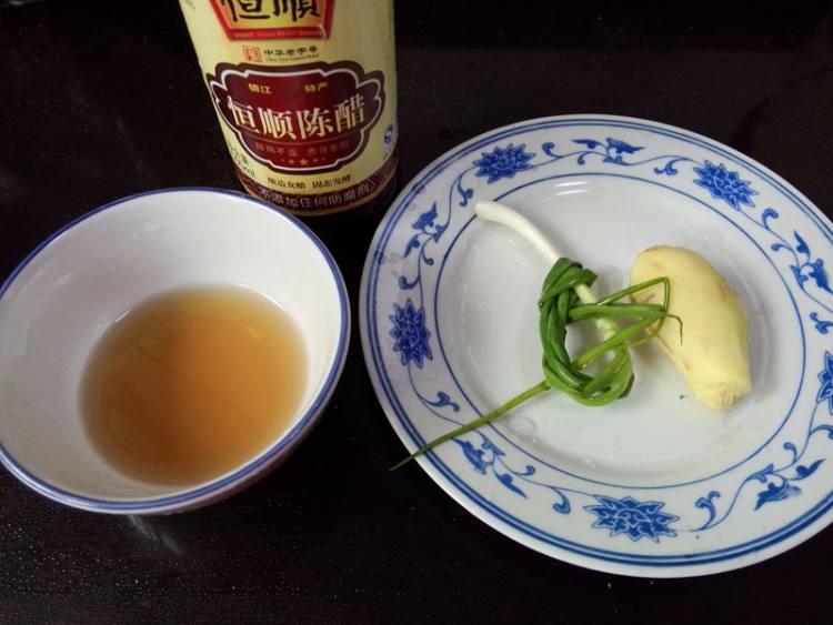 水煮六月黄步骤3