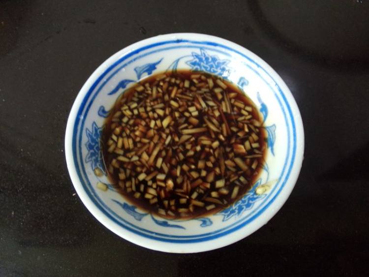 水煮六月黄步骤7