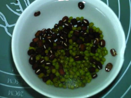 红绿豆瑶柱瘦肉汤步骤4
