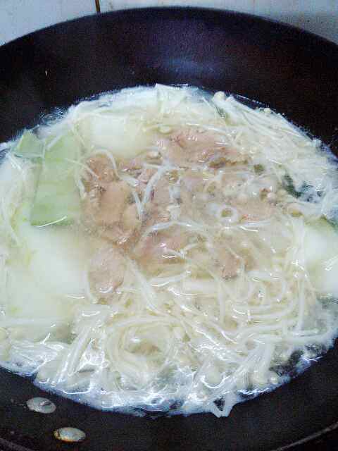 冬瓜金针菇肉片汤步骤5