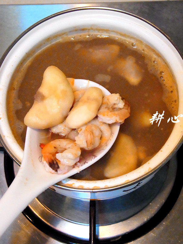 鲜虾菱角汤步骤7