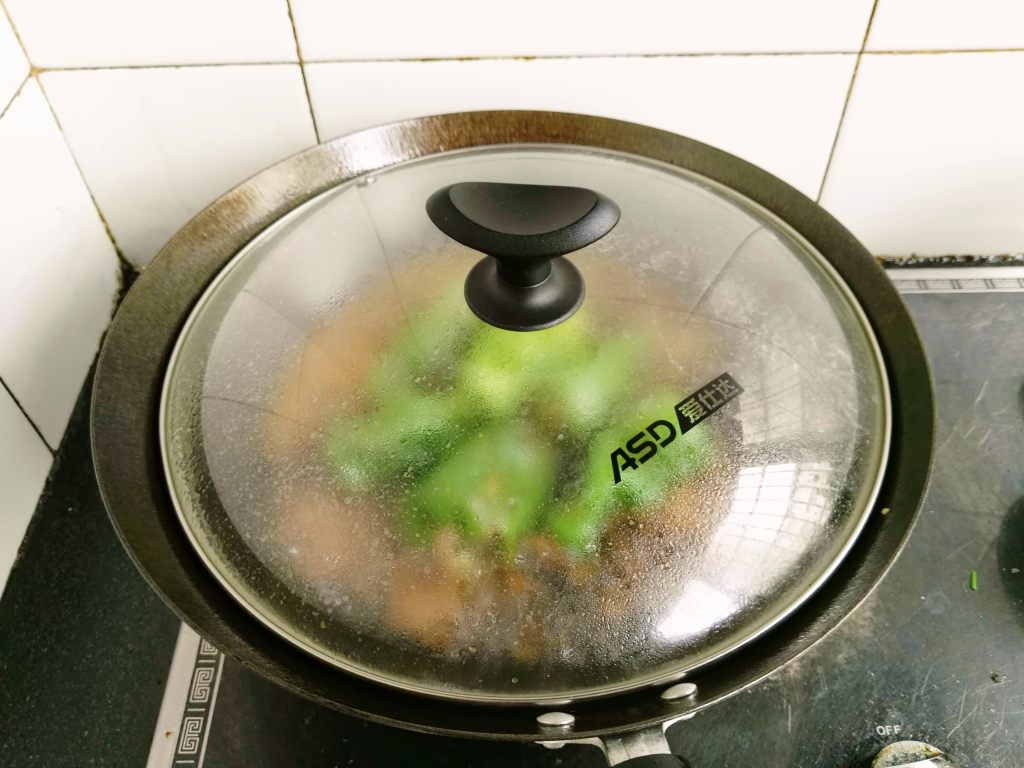 红烧青椒灌肉步骤9