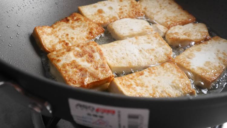香煎脆皮豆腐步骤6