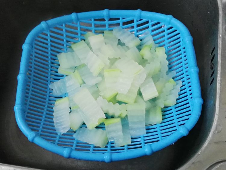 番茄炒冬瓜步骤4