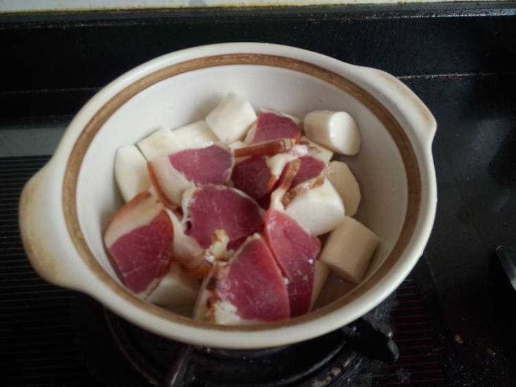 无油版腊肉炖山药步骤5