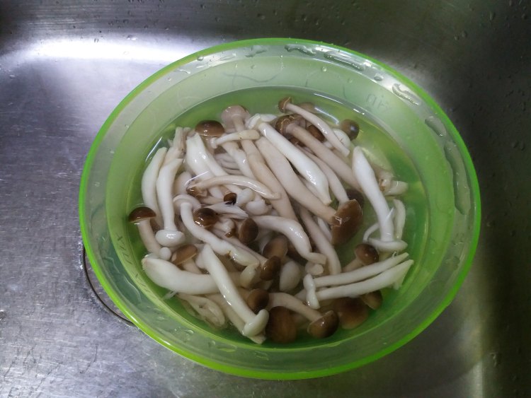 蘑菇素什锦步骤4