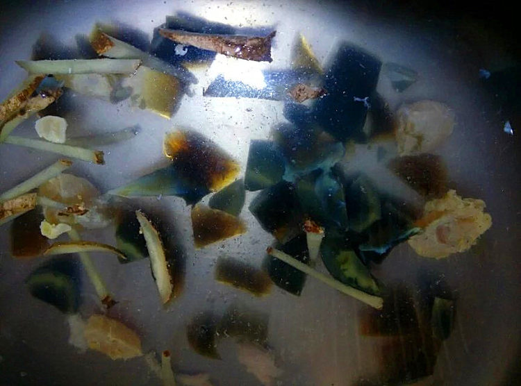 瘦肉金银蛋桑叶汤步骤3