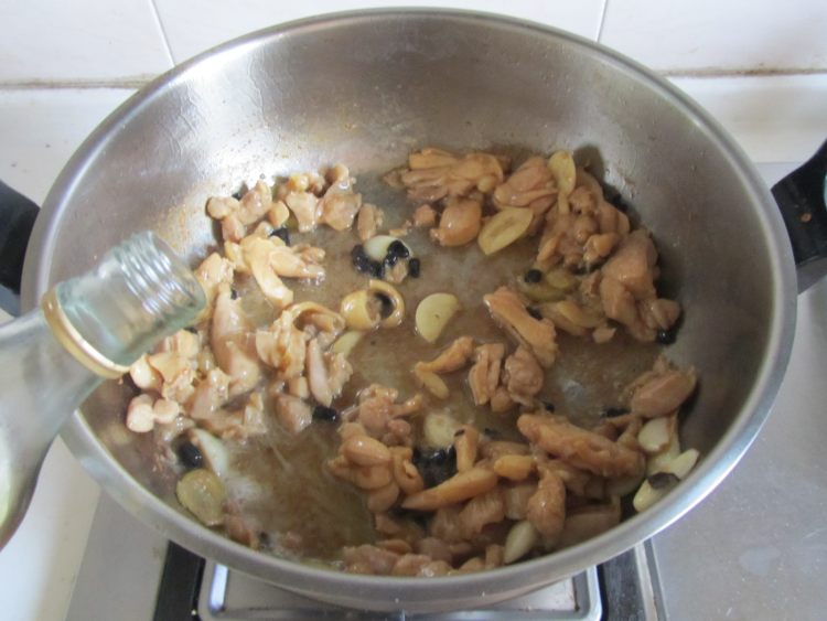 豉椒苦瓜炒鸡肉#多效步骤6