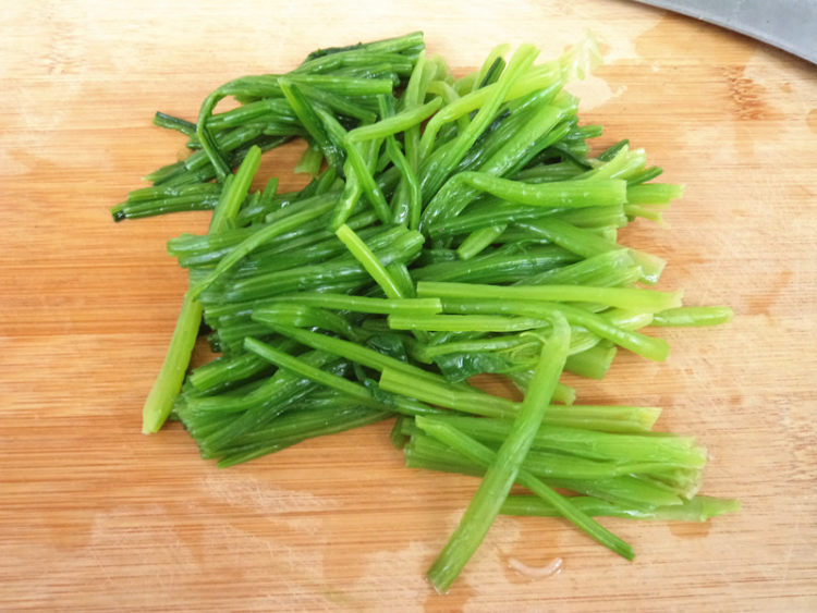菠菜茎拌双丝#多效护步骤7