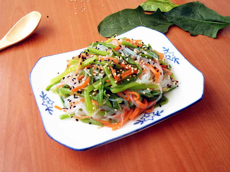 菠菜茎拌双丝#多效护步骤12