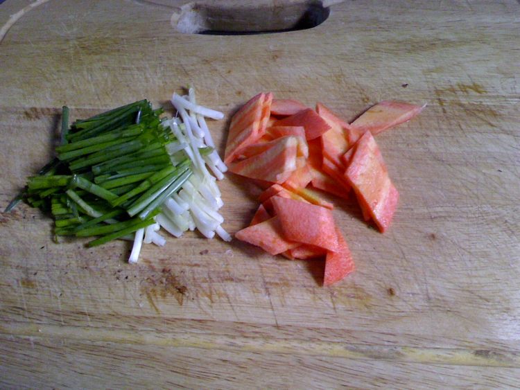 香菇烧豆腐步骤1