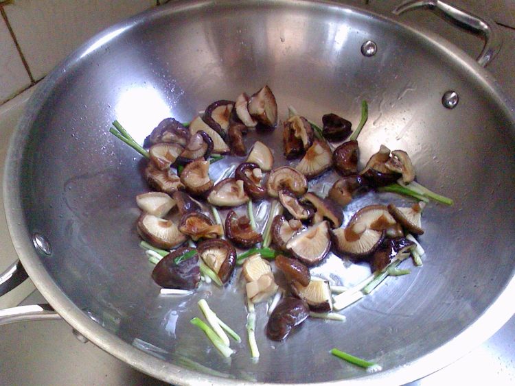香菇烧豆腐步骤5