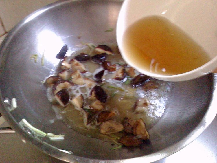 香菇烧豆腐步骤6