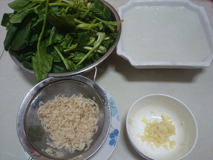 虾皮粉丝拌菠菜步骤2