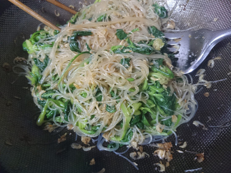 虾皮粉丝拌菠菜步骤11