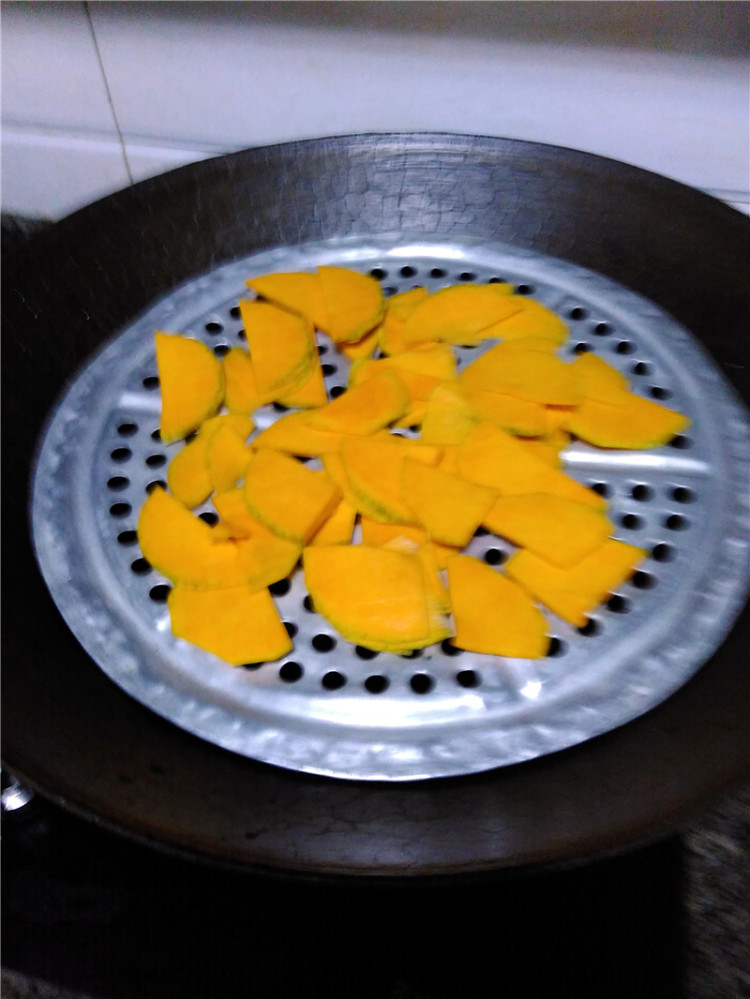 南瓜无油软饼干步骤1