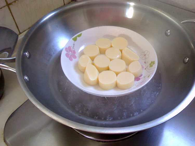 浇汁鸡蛋豆腐步骤2
