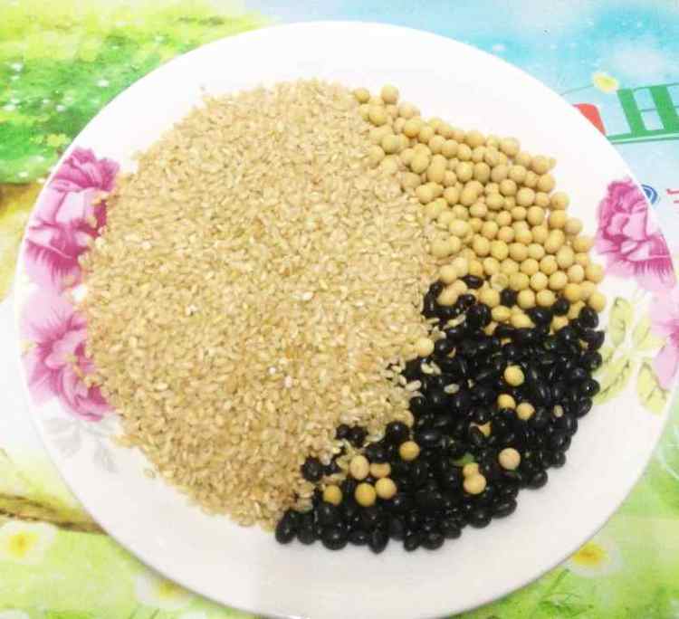 糙米茶粥步骤1