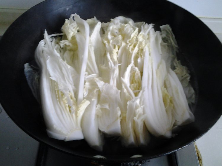 肉末白菜粉丝步骤2
