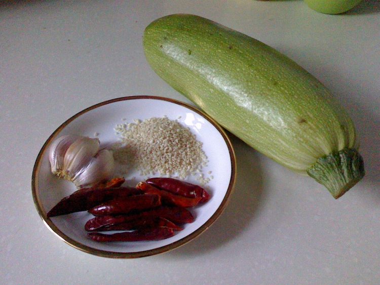 芝香椒油西葫芦步骤1