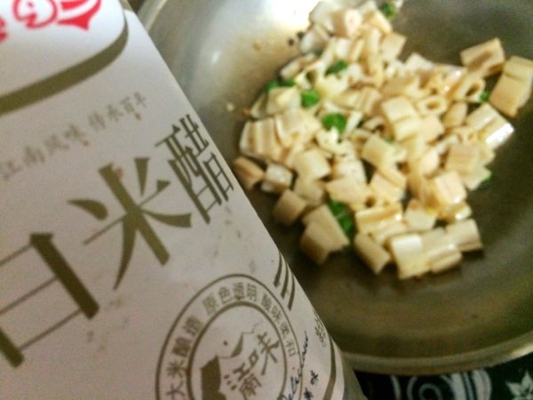 炒藕丁步骤8