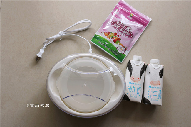 哈密瓜蔓越莓酸奶杯步骤1