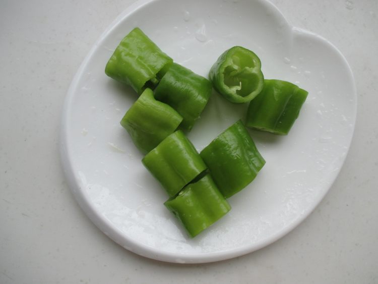 豆腐香菇酿青椒步骤3