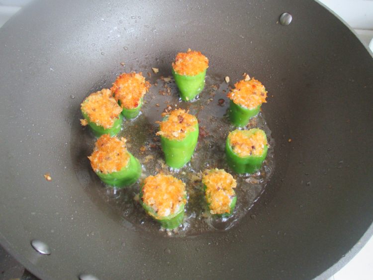 豆腐香菇酿青椒步骤9
