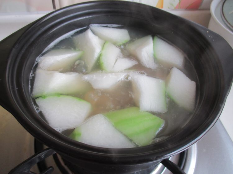 冬瓜薏米莲子汤步骤7