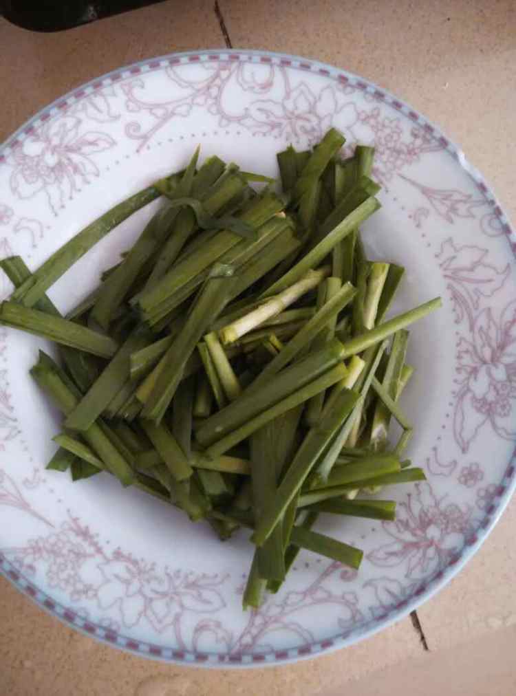 韭菜豆芽步骤1