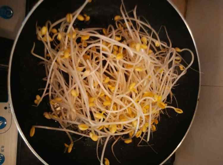 韭菜豆芽步骤5