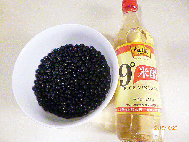 醋泡黑豆步骤1