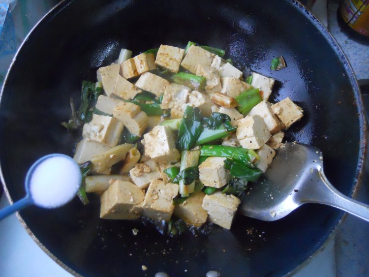 家常葱烧豆腐步骤7