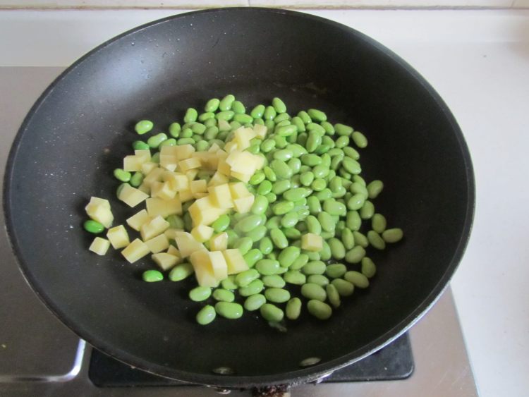 火腿鱼块佐豆泥步骤2