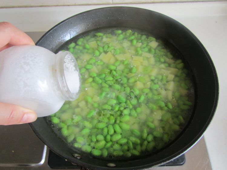 火腿鱼块佐豆泥步骤3