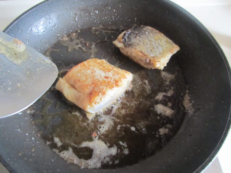 火腿鱼块佐豆泥步骤7