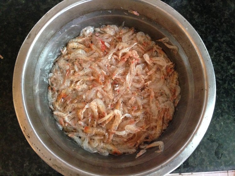 紫菜虾米蛋花鸡汤步骤2