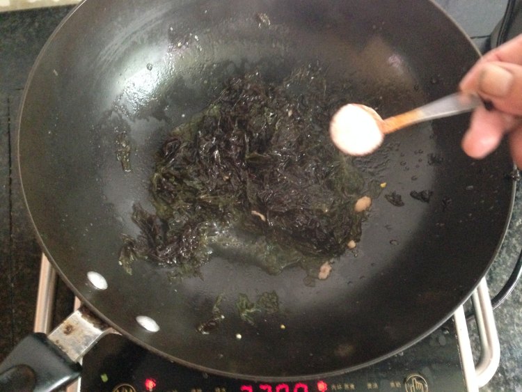 紫菜虾米蛋花鸡汤步骤5
