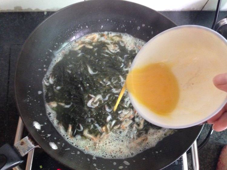 紫菜虾米蛋花鸡汤步骤8
