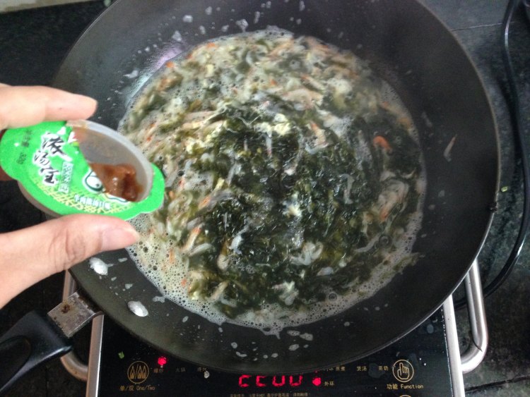 紫菜虾米蛋花鸡汤步骤9