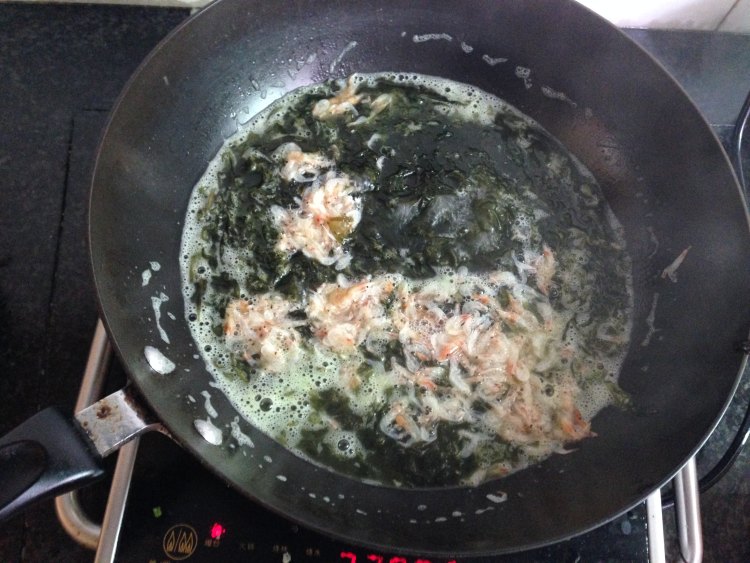 紫菜虾米蛋花鸡汤步骤7