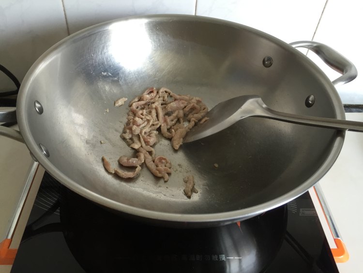 小炒西葫芦肉丝步骤4
