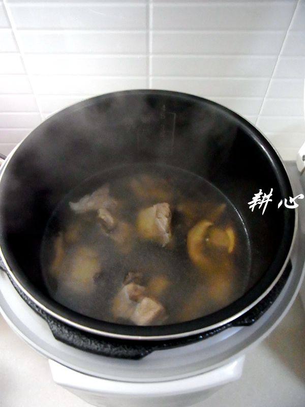 苦瓜香菇排骨汤步骤4