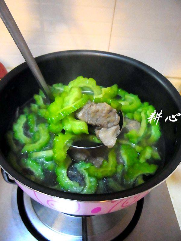 苦瓜香菇排骨汤步骤10