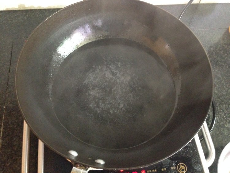 青豆玉米炒鸡丁步骤3