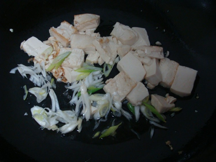 金针菇豆腐肉丝汤步骤3