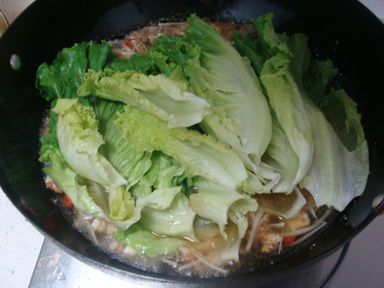 金针菇豆腐肉丝汤步骤7